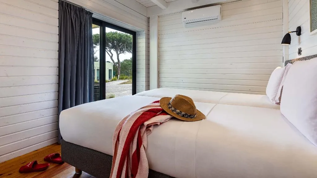 HOUSE CAPACITY 3 TWO BEDROOMS Room, The Magnolia Hotel, Algarve