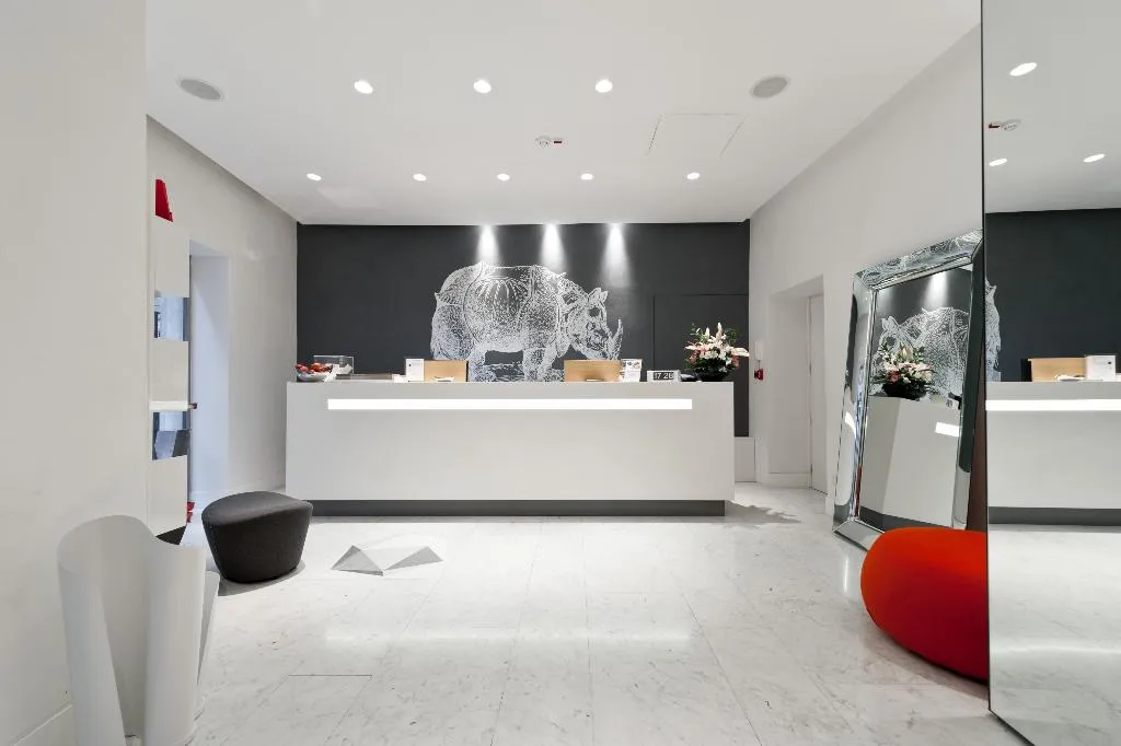 Lobby, White, Rome