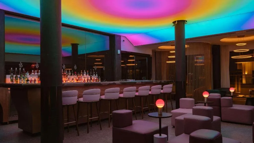 Bar, Ax Odycy, Malta