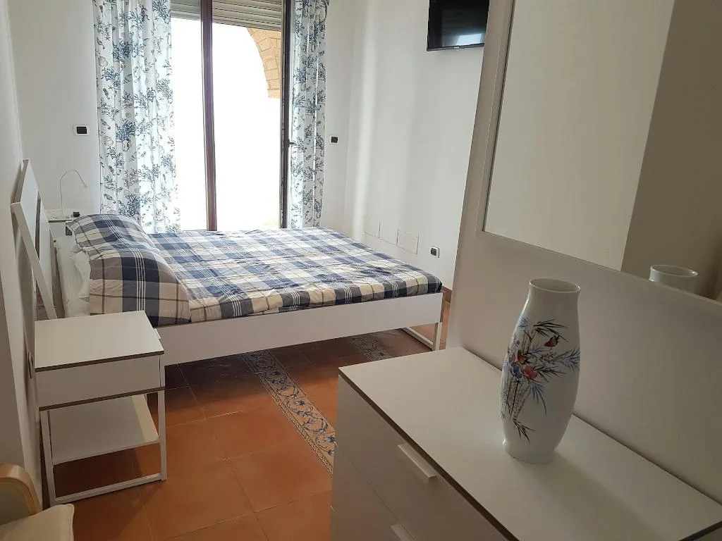 Room, Il Paradiso Sul Mare, Rome