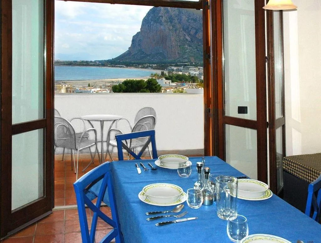 Room, Villaggio Cala Mancina, Palermo