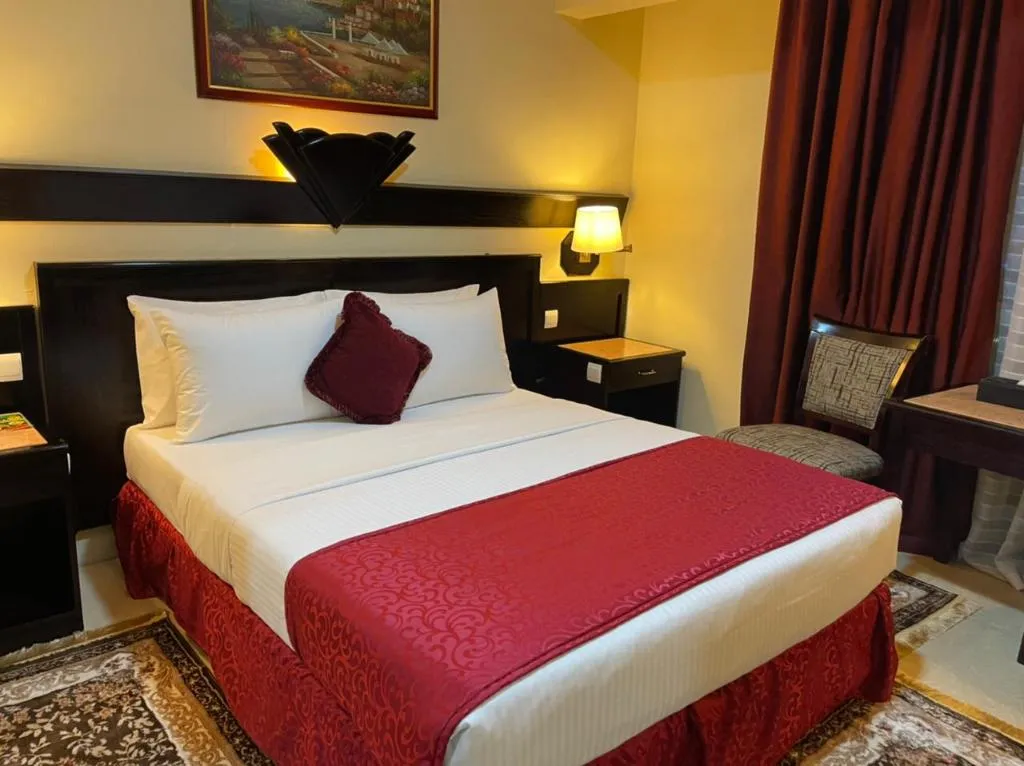 Room, Claridge, Dubai