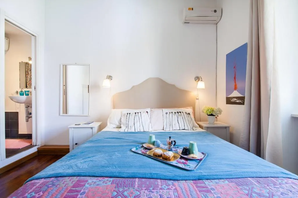 Room, Napolicentro Mare, Naples