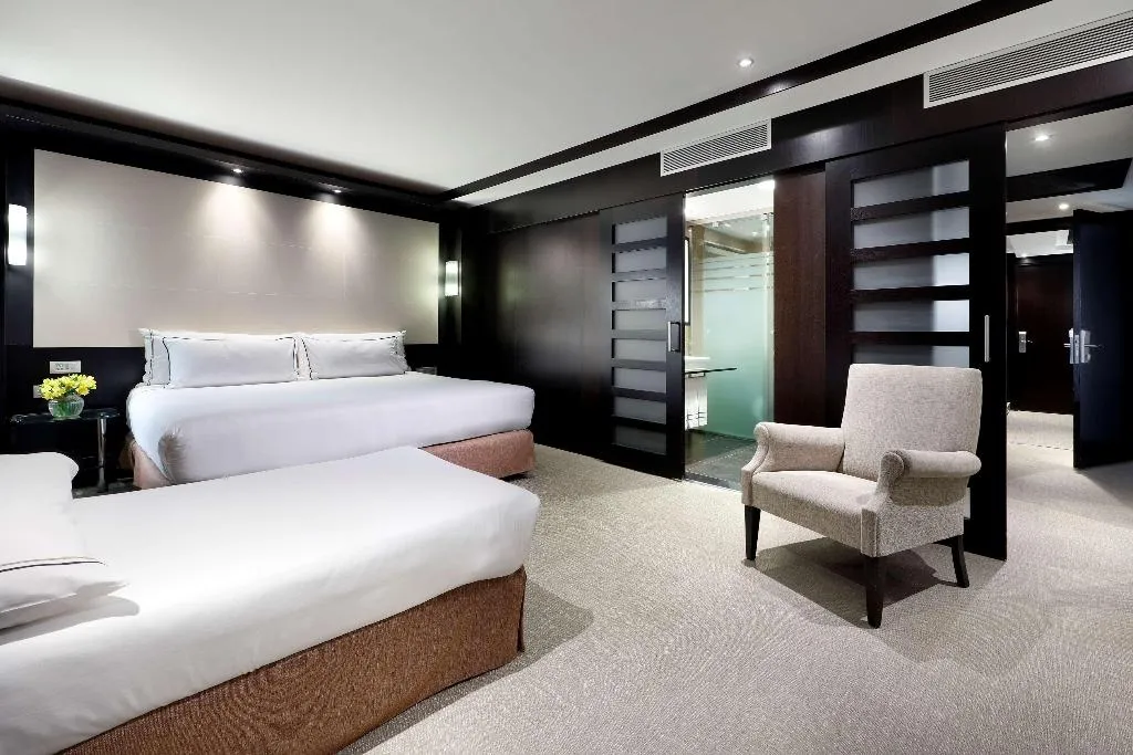 TRIPLE STANDARD Room, Melia Barcelona Sarria, Barcelona