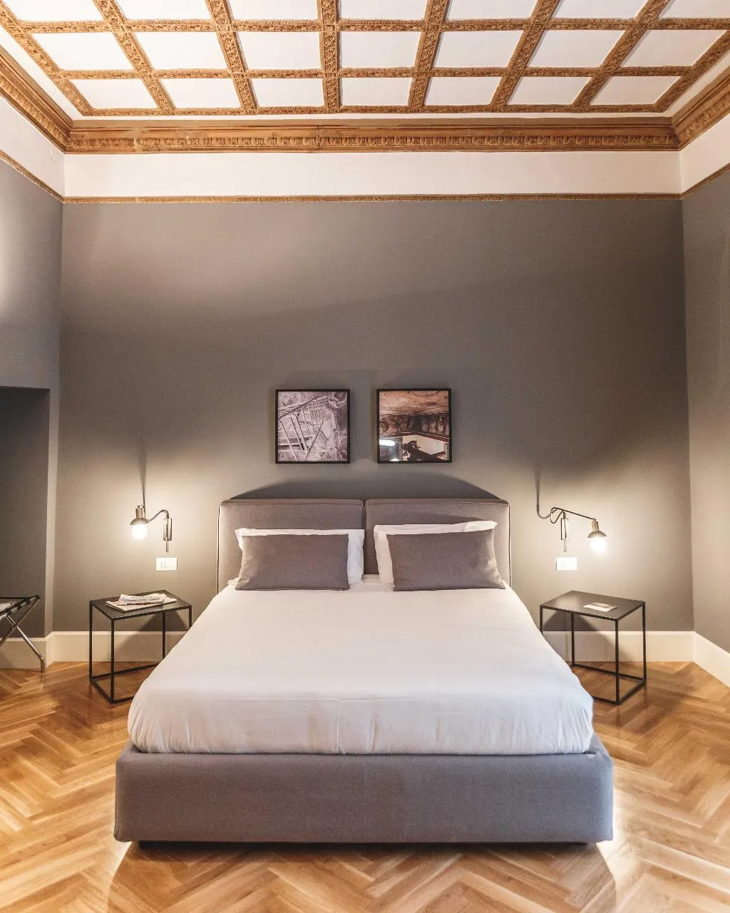 SUITE KING SIZE BED Room, Relais Della Porta, Naples
