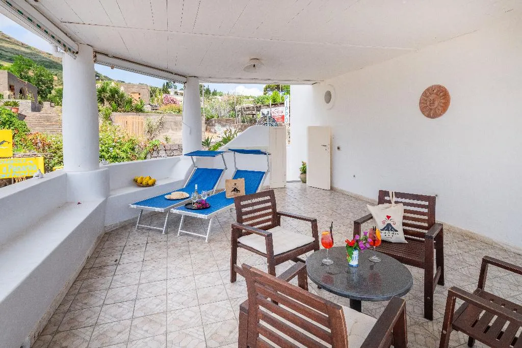 Terrace, Hotel Ossidiana Stromboli, Palermo