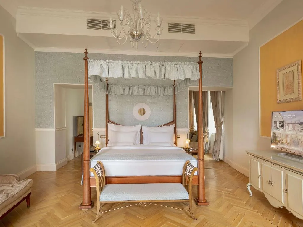 SUITE EXECUTIVE KING BED Room, The Mozart Prague, Prague