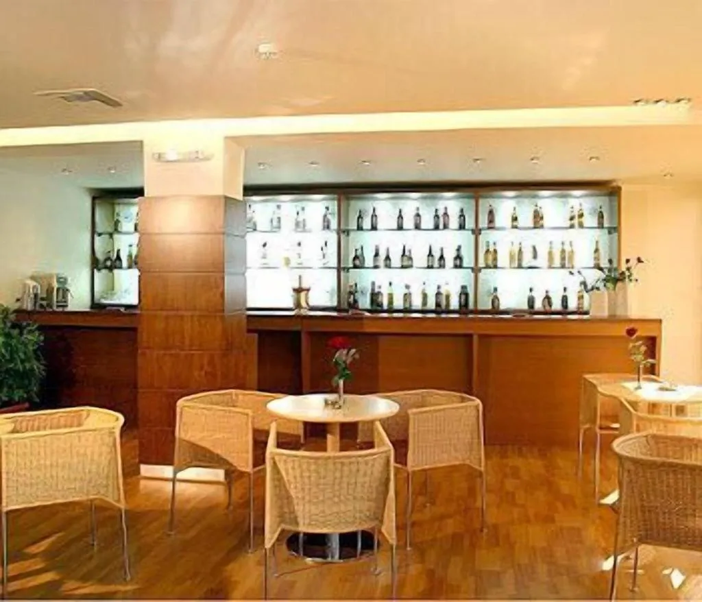 Bar, Blue Sea Hotel Alimos, Athens