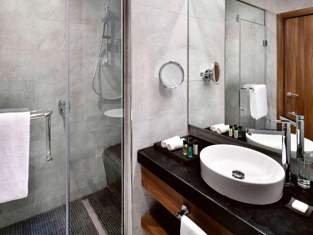 Room DELUXE KING BED Room, Movenpick Hotel Apartments Downtown Dubai, Dubai