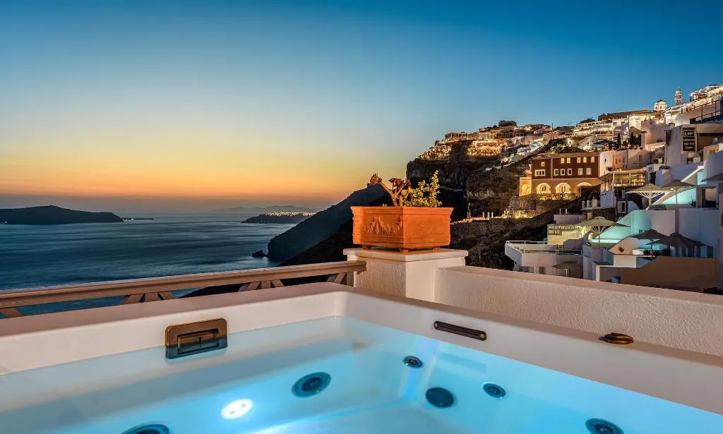 Room, Golden Grey Goose, Santorini