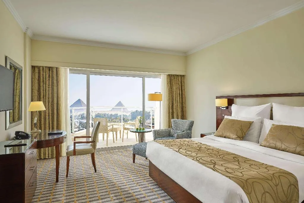 SUITE DELUXE Room, Steigenberger Pyramids Cairo, Cairo