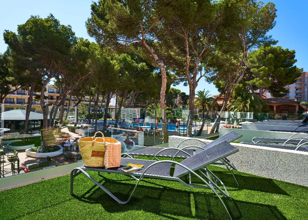 DOUBLE SINGLE USE WITH TERRACE Room, S'Entrador Playa, Majorca