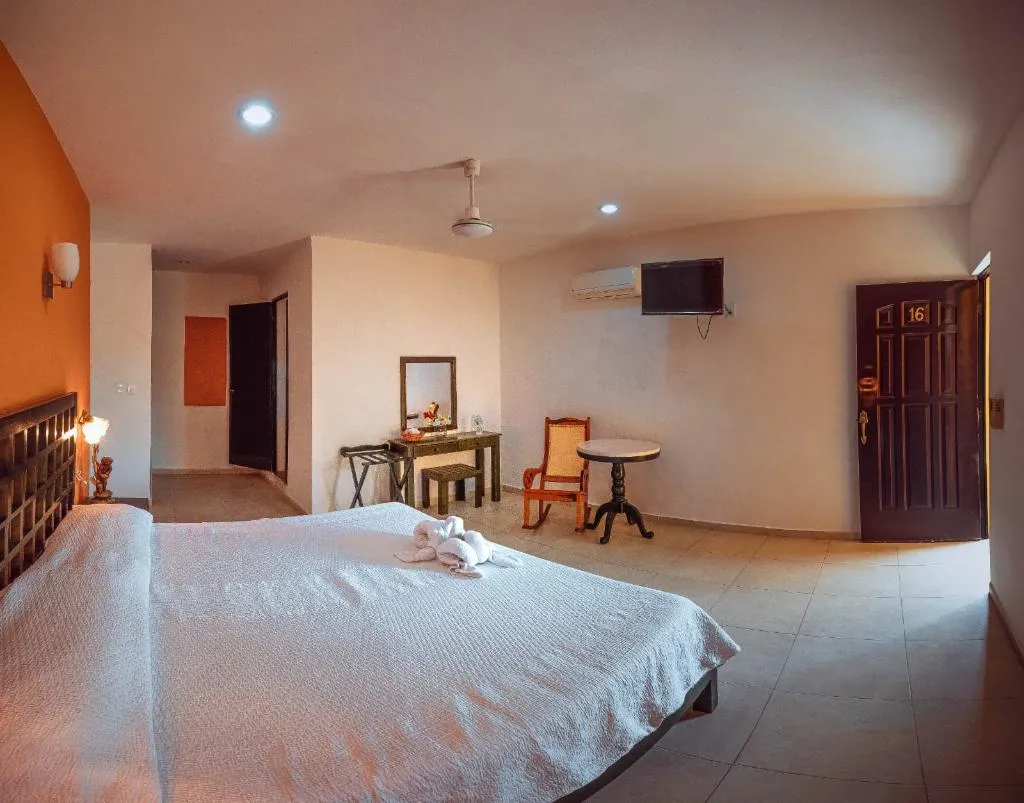 SUITE KING SIZE BED Room, Hotel Rosalia, Cancun Area