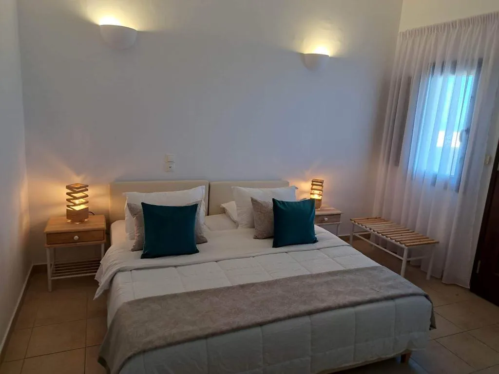 Double or Twin SEA VIEW Room, Amerisa Suites, Santorini
