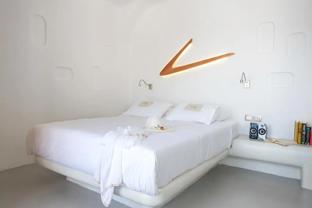 VILLA HONEYMOON Room, La Perla Villas and Suites, Santorini