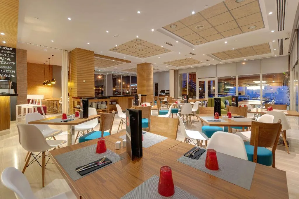 Restaurant, Hotel Madrid Chamartín Affiliated by Meliá, Madrid