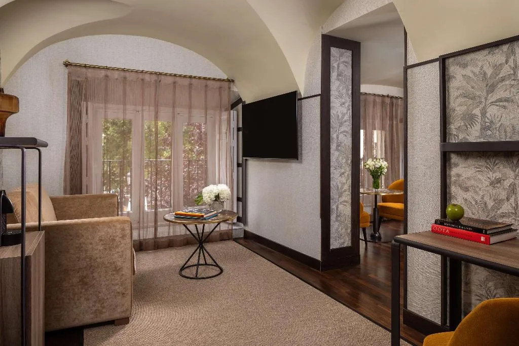 Room, NH Collection Madrid Palacio de Tepa, Madrid