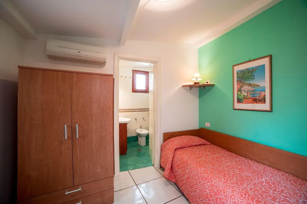 Room, Il Roseto, Naples