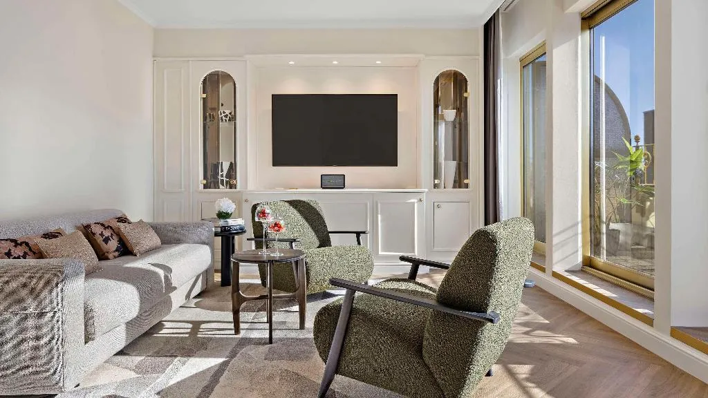 SUITE WITH BALCONY Room, Vignette Collection Bristol Berlin, Berlin