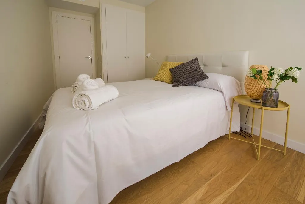 APARTMENT TWO BEDROOMS Room, HQ Rooms San Vicente, Valencia