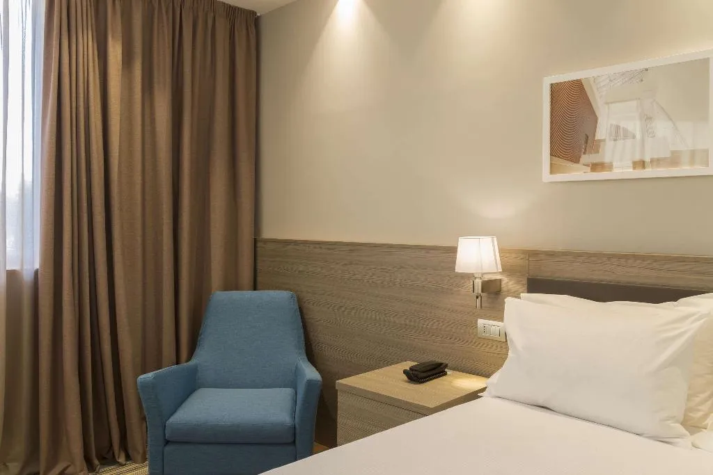 DOUBLE QUEEN SIZE BED Room, Hampton By Hilton Rome East, Rome