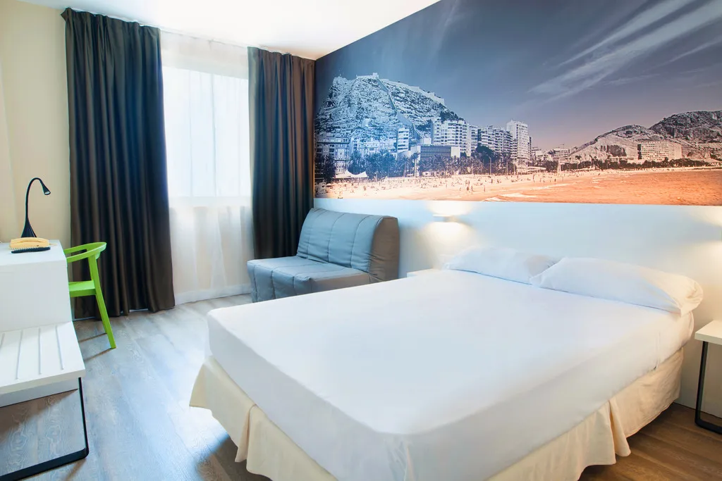 FAMILY ROOM STANDARD Room, B&B Hotel Alicante, Costa Blanca