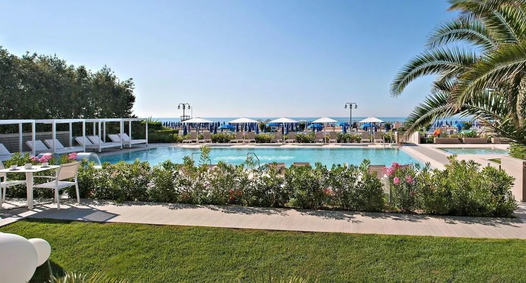 Pool, Orient & Pacific, Venice