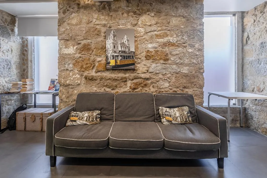 Lobby, V Dinastia, Lisbon