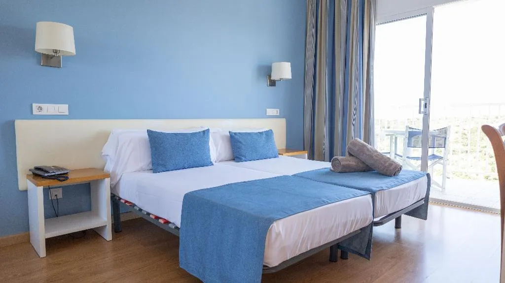 Double or Twin SEA VIEW WITH BALCONY Room, Playa Azul, Menorca