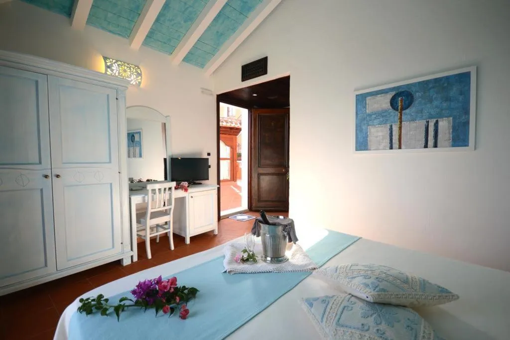 Room, Galanias Hotel And Retreat, Cagliari