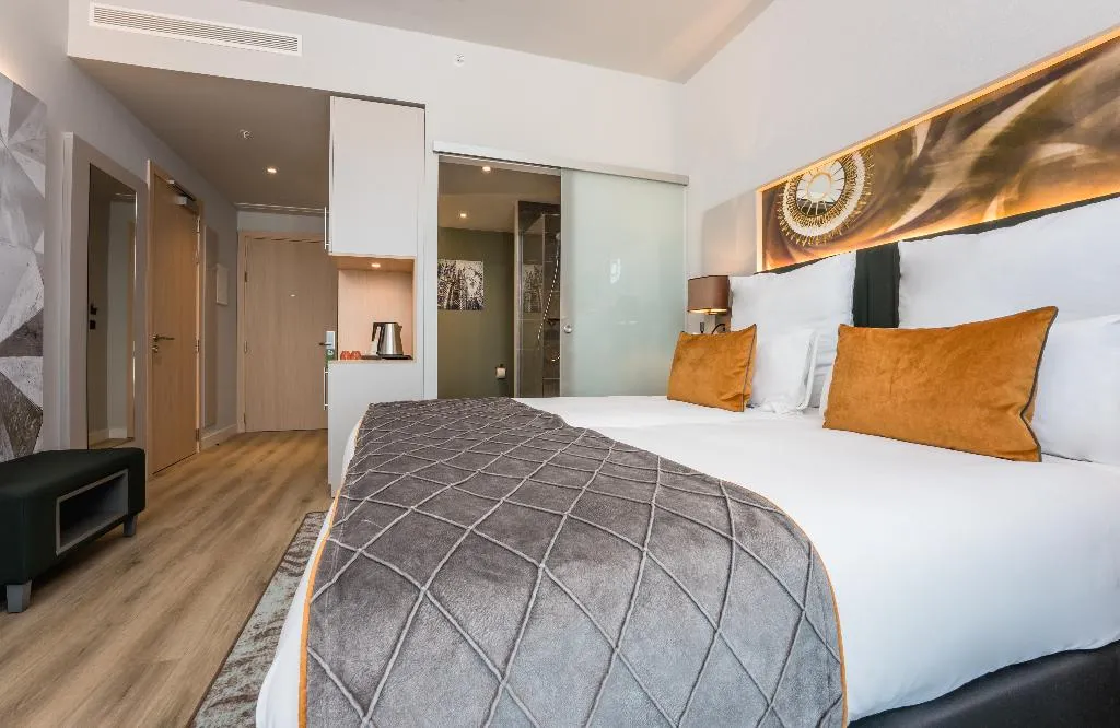 FAMILY ROOM CAPACITY 3 Room, Leonardo Royal Hotel Barcelona Fira, Barcelona