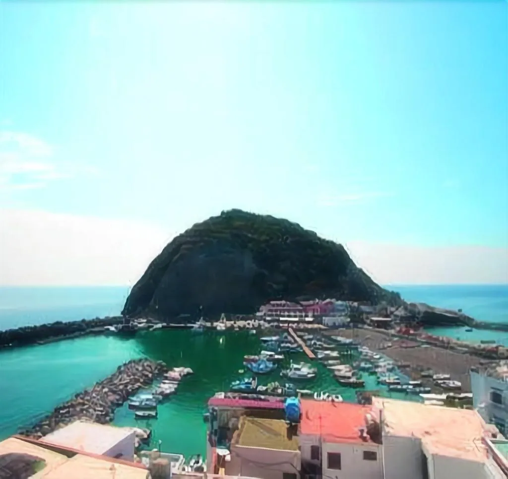 General view, La Palma, Naples