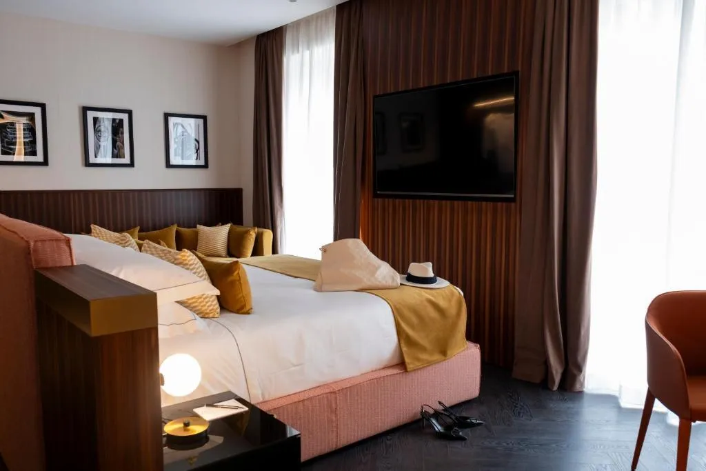 JUNIOR SUITE GRAND WITH VIEWS Room, Duomo Hotel & Apartments, Milan