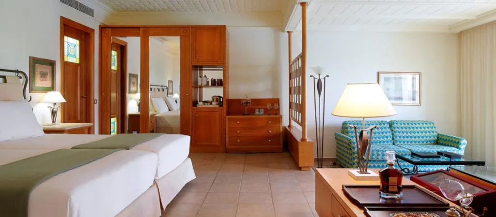 SUITE SEA FRONT Room, Mitsis Royal Mare Thalasso and Spa Resort, Crete