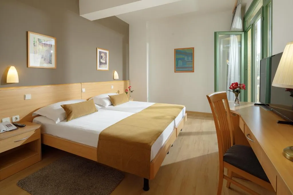 JUNIOR SUITE STANDARD Room, Hotel Aurora Plava Laguna, Istria