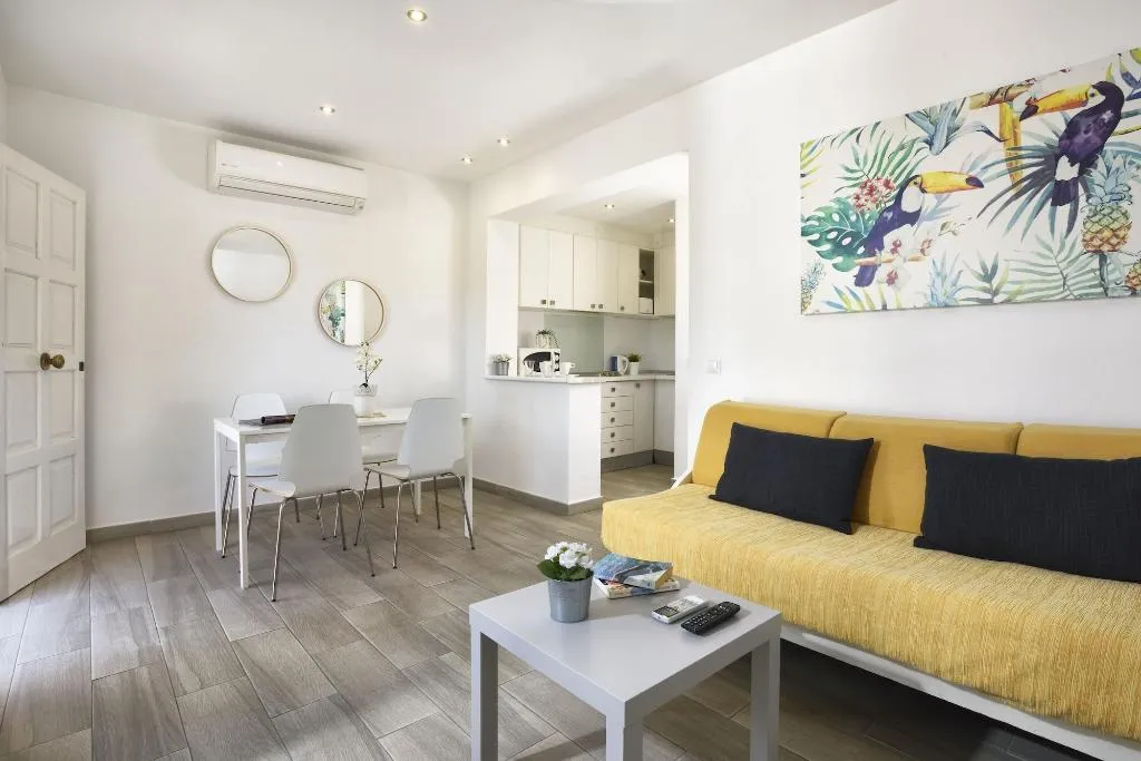 Room, Naika Studios & Apartments, Majorca