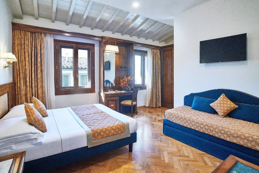JUNIOR SUITE SUPERIOR Room, Adler Cavalieri Hotel-Private Spa & Gym, Florence