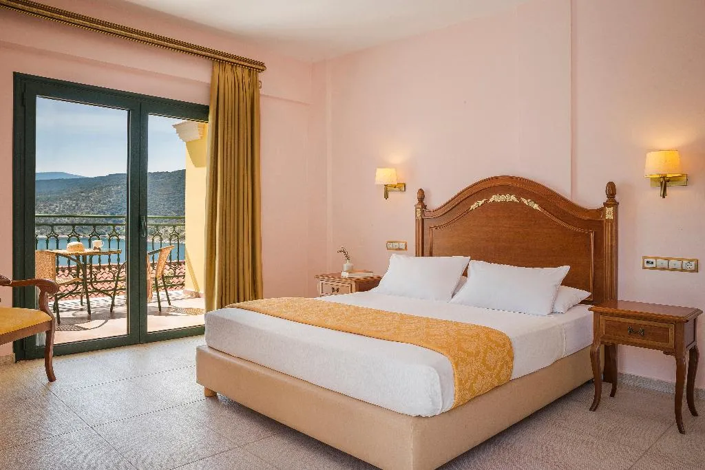 VILLA ONE BEDROOM Room, Kefalonia Bay Palace by GHH, Kefallinia