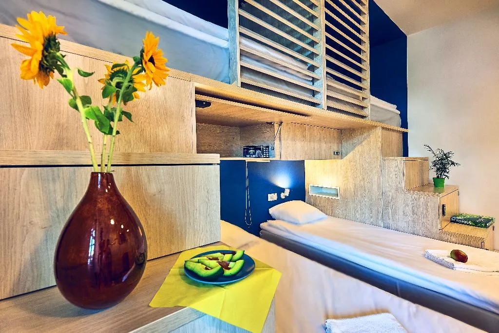 QUADRUPLE STANDARD Room, Draggo House- Hostel, Krakow