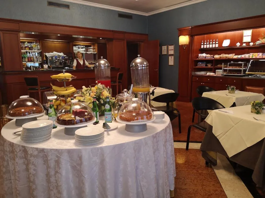 Restaurant, Hotel Motel Luna, Milan