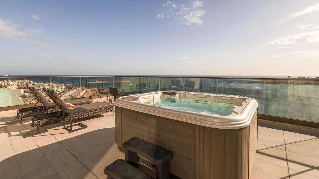 SUITE DELUXE WITH VIEWS Room, Ax Odycy, Malta