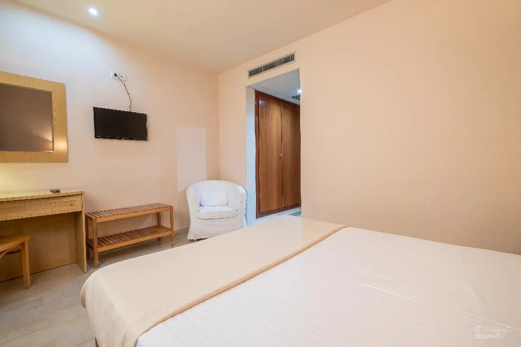 Double or Twin STANDARD Room, Hotel Vivar, Madrid