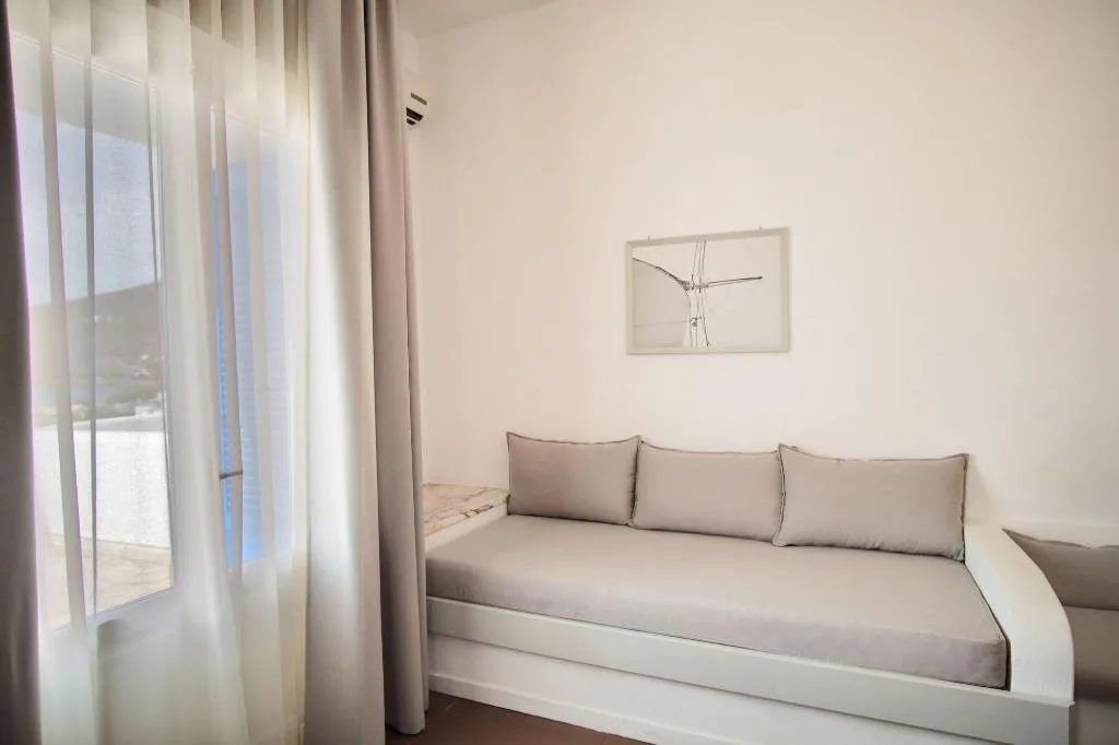 Room, Kritikakis Village Apartments, Santorini