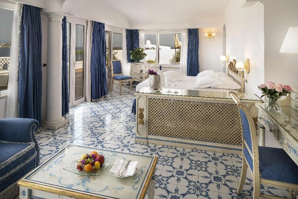 Room, Excelsior Belvedere Hotel & Spa, Naples