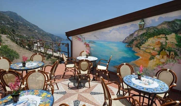 Locanda degli Dei, Naples
