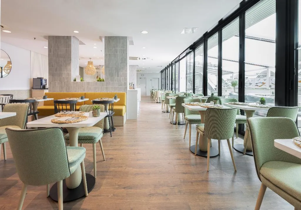 Restaurant, Málaga Alameda Centro Affiliated by Melia, Costa Del Sol