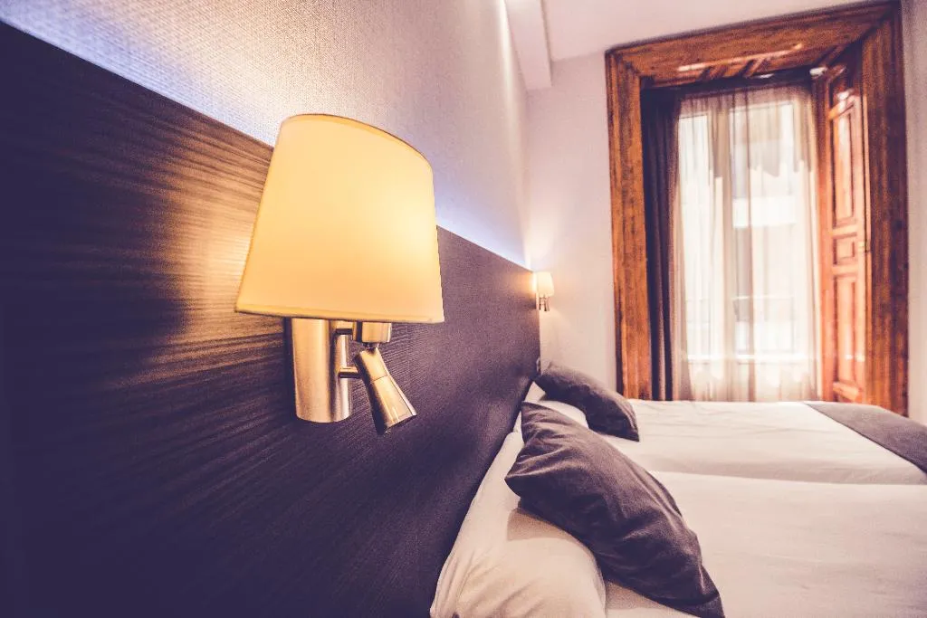 DOUBLE STANDARD Room, Marlasca, Madrid