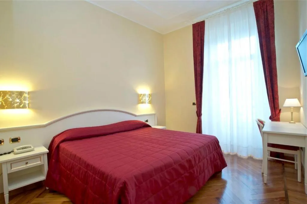DOUBLE SINGLE USE STANDARD Room, Excelsior Splendide, Milan