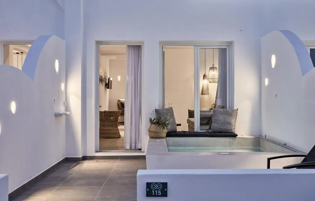 Terrace, Callia Retreat Suites, Santorini