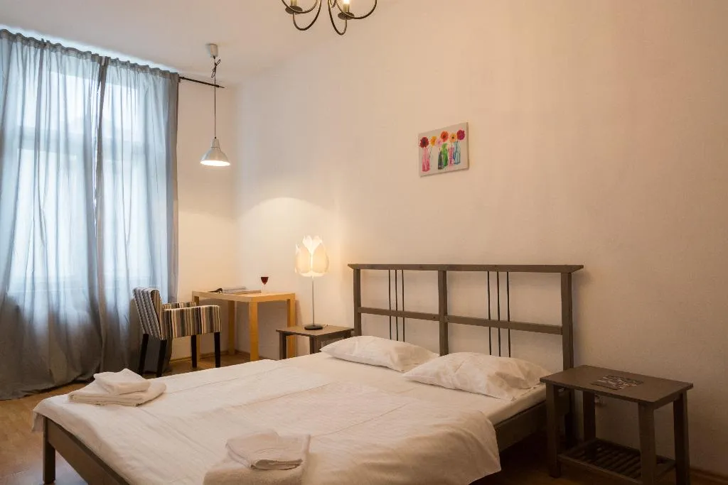 STUDIO WITH DOUBLE BED Room, Royal Road Residence, Prague